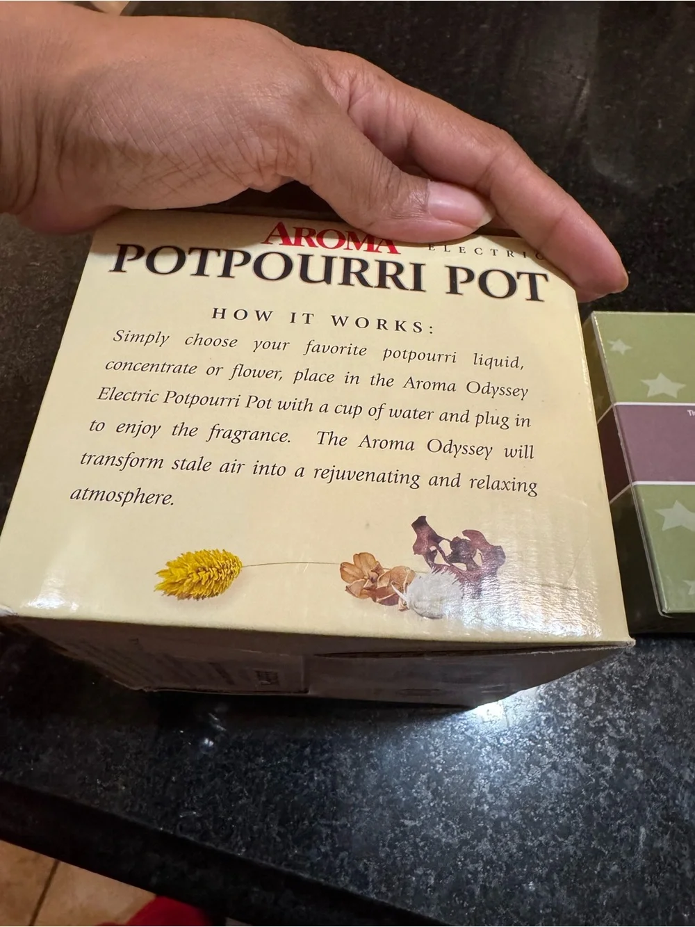 BNIB Aroma Potpourri Pot and Scentsy Warmer Stand